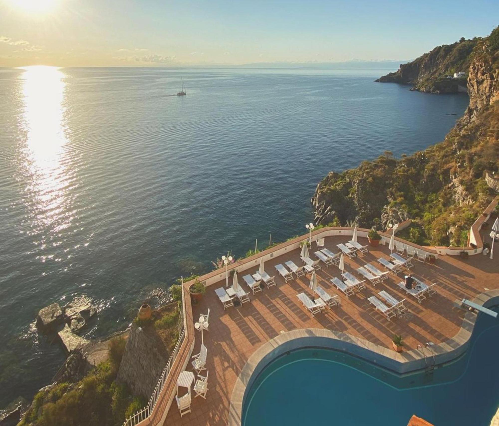 Carasco Hotel